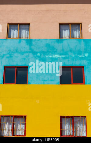 Farbige Architektur Fassaden, Details in Guatape, Kolumbien Stockfoto