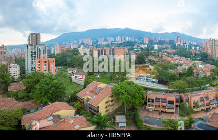 Luftaufnahme der Stadt Medellin in einer Wohngegend, Kolumbien Stockfoto