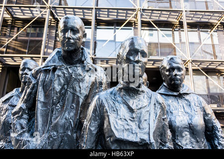 Segals Bronze-Skulptur "Rush Hour" in Broadgate, London, England, UK Stockfoto