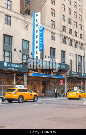 Tick Tock Diner auf 34th Street und 8th Avenue, Midtown, Manhattan, New York City, Vereinigte Staaten von Amerika. Stockfoto