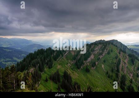 Blick von der Seelekopf auf Hohenfluhalpkopf Stockfoto