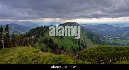 Blick von der Seelekopf auf Hohenfluhalpkopf Stockfoto