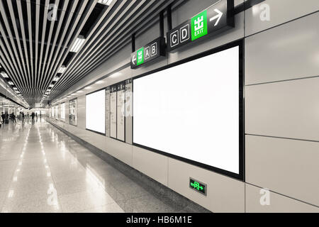 leeren Plakatwand in u-Bahnstation Stockfoto