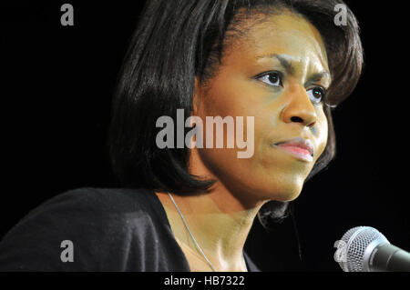 Michelle Obama spricht auf einer Kundgebung an der Abington Senior High School in Abington, Pa 13. März 2008. Stockfoto