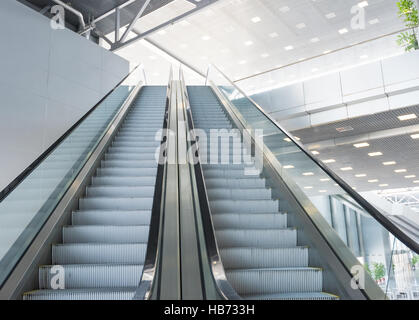 Rolltreppe Zimmer mit Glas Stockfoto