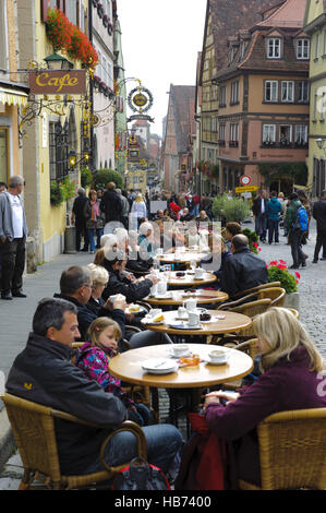 Straßencafé in deutschen Stadt Rothenburg Stockfoto