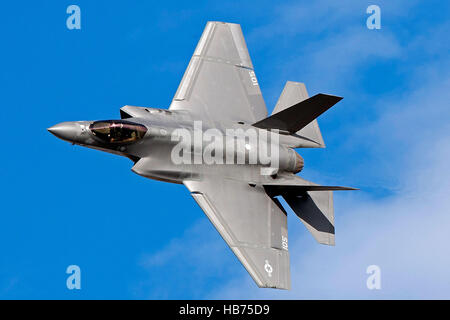 Lockheed Martin F - 35C Beleuchtung II (XE-105) von uns Marine VX-9 Vampire, fliegt durch die Jedi Übergang, Star Wars Canyon, Death Valley Nationalpark, Kalifornien, Deutschland Stockfoto