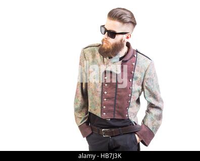 Porträt eines Mannes in einem ungewöhnlichen Outfit. Stockfoto