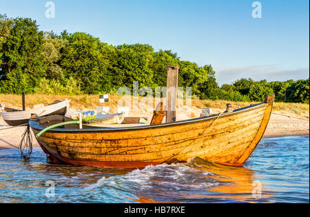 Kleine hölzerne Angelboot/Fischerboot Stockfoto