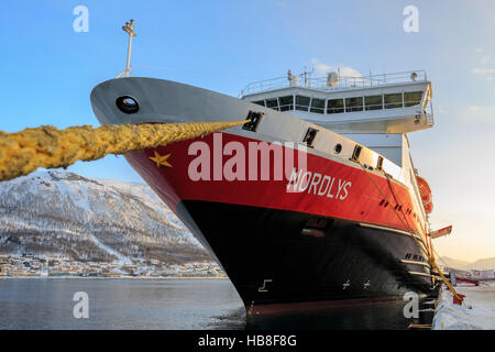 Hurtigruten MS Nordlys ankerte im Hafen, Tromso, Troms Provinz, Norwegen Stockfoto