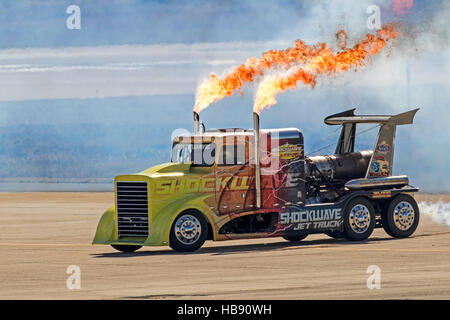 Jet-Truck Shockwave-Drag-Racing bei San Diego Air Show performance Stockfoto