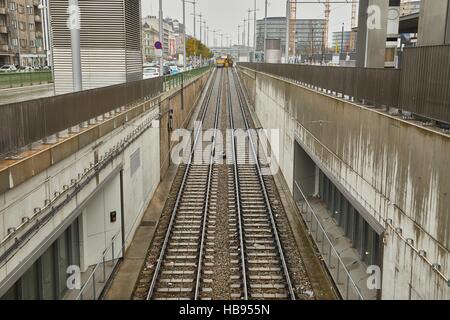 Zusammenführen von Gleisanlagen Stockfoto