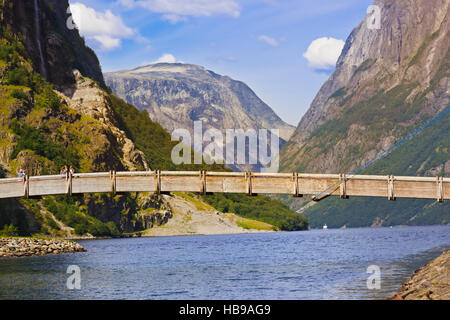 Brücke über den Fjord Sognefjord - Norwegen Stockfoto