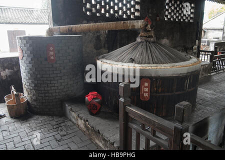 chinesische traditionelle Aufstieg Gebräu destilliert Geist Stockfoto