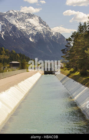 Fluss für elektrische Wasserkraftwerk Stockfoto