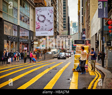 Queens Road Central in Hong Kong am 12. März 2015. Stockfoto