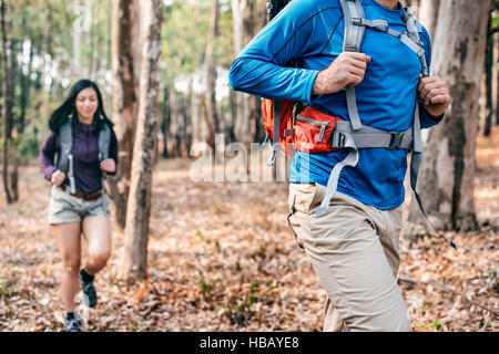 Backpacer paar Reisekonzept Abenteuer Glück Stockfoto