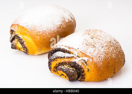 Brötchen mit Mohn und Puderzucker Stockfoto