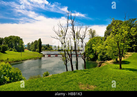 Korana Flusslandschaft in Karlovac Stockfoto