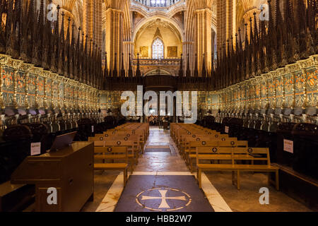 Spanien, Barcelona, Kathedrale der Heilig-Kreuz und Santa Eulalia Interior, Bänke und Sitze an den Chor Stockfoto