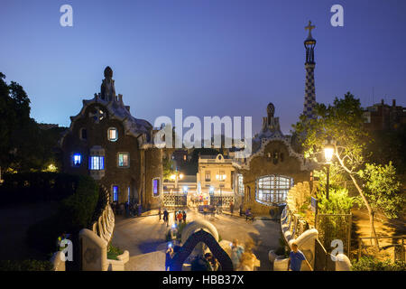 Park Güell in Stadt von Barcelona in der Nacht in Katalonien, Spanien Stockfoto