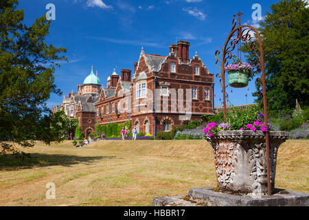 Sandringham, England - Juli 11,2010: Sandringham House ist ein Landhaus auf 20.000 Hektar Land in der Nähe des Dorfes Sandringham in Norfolk, England. Stockfoto