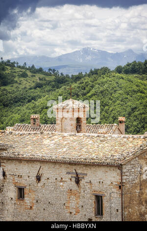 Blick über Elcito in Italien Marken Stockfoto