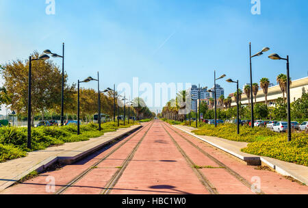 Straßenbahnlinie im Bau in der Nähe der Stadt der Künste und Wissenschaften in Valencia, Spanien Stockfoto