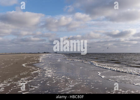 Kitesurfer in St - Peter-Ording in Deutschland Stockfoto