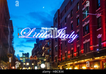 Willkommen Sie bei Little Italy Zeichen in der Mulberry Street in New York City Stockfoto