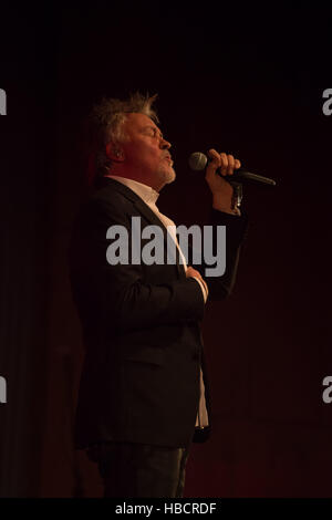 Wrexham, UK. 6. Dezember 2016. Paul Young bei William Aston Hall Wrexham Credit: Ceridwen Hughes/Alamy Live-Nachrichten Stockfoto