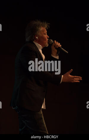 Wrexham, UK. 6. Dezember 2016. Paul Young bei William Aston Hall Wrexham Credit: Ceridwen Hughes/Alamy Live-Nachrichten Stockfoto