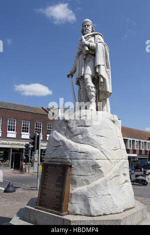 Statue von West Saxon König Alfred der große von Graf Gleichen im Marktplatz, Wantage, Oxfordshire, England UK Stockfoto