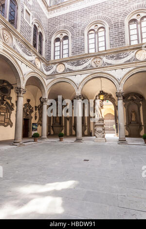 Der Innenhof des Palazzo Medici Riccardi in Florenz, Italien. Stockfoto