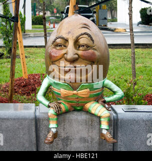 Gold Humpty Dumpty in Coral Springs Florida Stockfoto