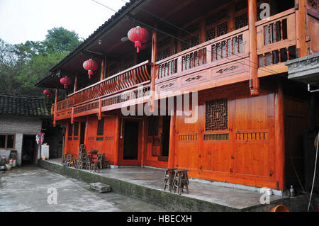 Das Matang Gejia Dong Dorf in der chinesischen Provinz Guizhou sind ein interessantes kulturelles Reiseziel für Touristen. Stockfoto