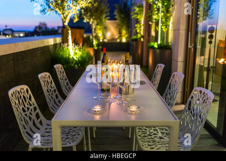 Zeitgenössische Dachterrasse design Stockfoto