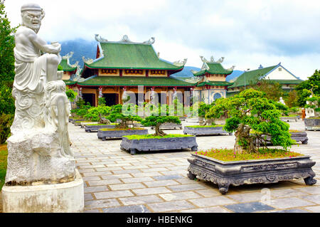 Arhat-Garten in der Son Tra Linh Ung Pagode, Da Nang, Vietnam Stockfoto