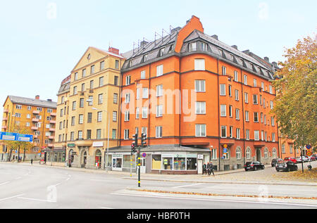 STOCKHOLM, Schweden - 17. Oktober 2013: Ansicht der Norra Stationsgatan Straße in Stockholm, Schweden im Herbst Stockfoto