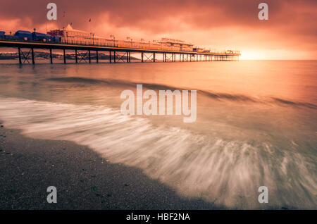 Paignton Pier bei Sonnenuntergang Stockfoto