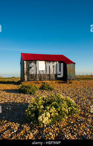 Fishermans-Hütte am Strand am Hafen von Roggen Stockfoto