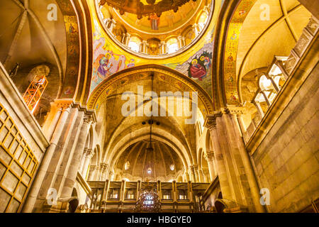 Bögen Kuppel Crusader Kirche des Heiligen Grabes Jerusalem Israel.  Kirche in 1114 bis 1170 n. Chr. erweitert enthält Jesus Tomb und Golgatha Stockfoto