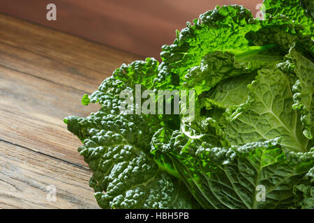 Savoy Cabbage Supernahrung hautnah. Ansicht von oben Stockfoto