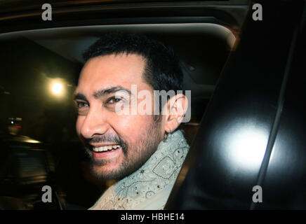 Bollywood-Schauspieler Aamir Khan kommt besuchen Sangeet Zeremonie Imran Khan Avantika Malik Hochzeit Karjat Bergstation Mumbai Stockfoto