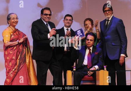 Udaytara Nayar Schauspieler Dharmendra Aamir Khan Dilip Kumar Saira Banu Amithabh Bachchan startet die Autobiographie Dilip Kumar Bombay Mumbai Indien Asien Stockfoto