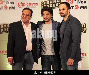 PUnit Goenka, Zee Entertainment Enterprises Limited, Shah Rukh Khan, Bollywood-Schauspieler, Rohit Shetty, Produzent und Regisseur, bei Film Chennai Express Promotion Mumbai India Stockfoto