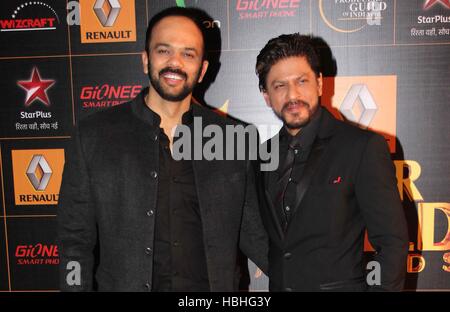 Rohit Shetty, indischer Filmregisseur und Produzent mit Bollywood-Schauspieler Shahrukh Khan bei Star Guild Awards in Mumbai Indien Stockfoto