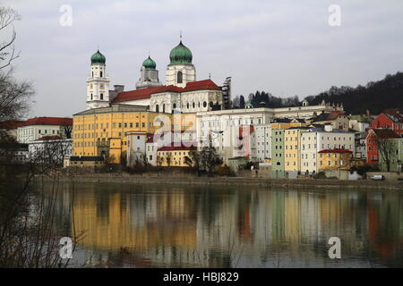 Kuppel aufgedeckt auf dem Fluss Inn, Passau Stockfoto