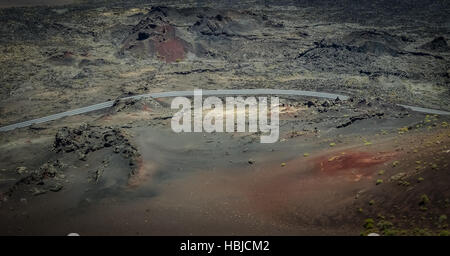 Straße durch den Timanfaya Nationalpark Stockfoto