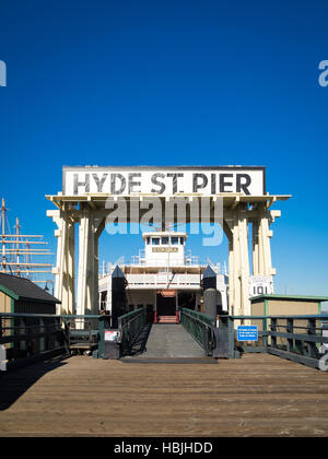 Die Eureka, ein 1890 Fähre am Hyde Street Pier in San Francisco Maritime National Historical Park in San Francisco. Stockfoto